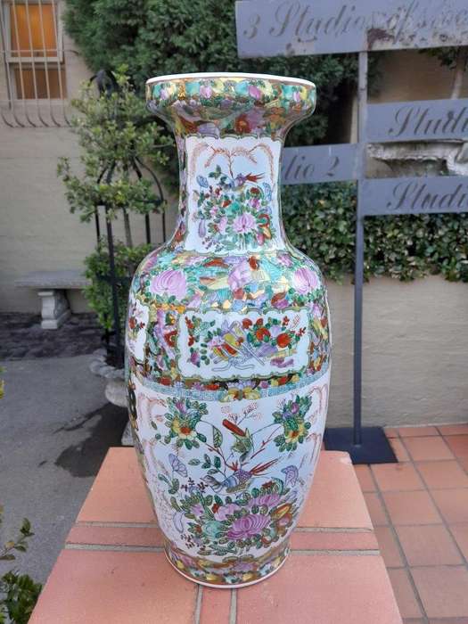 A 20th Century Tall Famille Rose Mandarin Vase