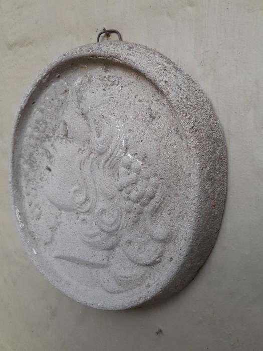 A Concrete Relief Round Plaque Sculpture Of Classical Head Figurine