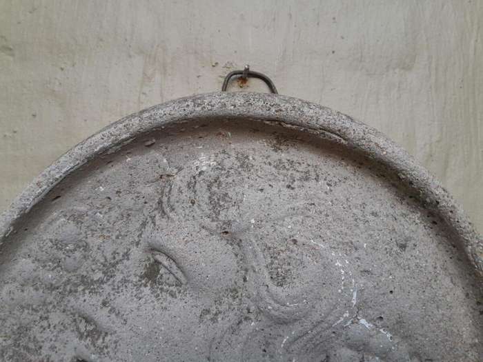 A Concrete Relief Round Plaque Sculpture Of Classical Head Figurine