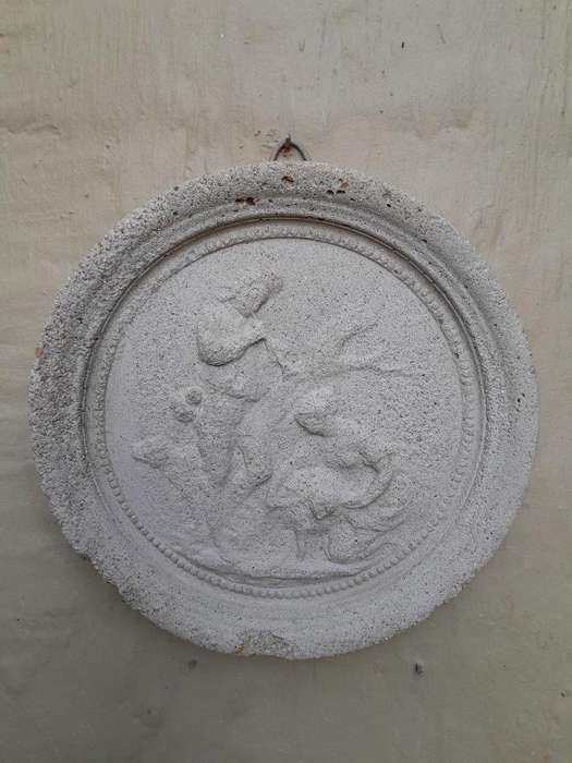 A Concrete Relief Round Plaque Sculpture Of Classical French Figurines