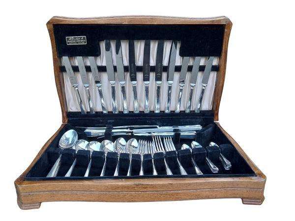 An Electroplate Sheffield / English Cutlery Service In A Canteen