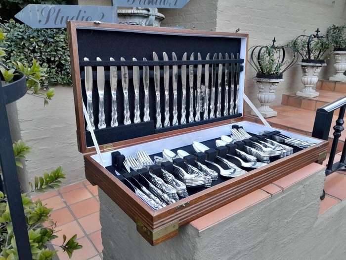 20th Century 88 Piece Six Place Table Talk EMSS Silver Plate Cutlery Set In Canteen