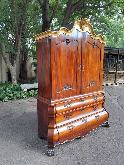 19th Century Burr Walnut Gabled Bombe Armoire in Rococo Taste, Dutch circa 1860