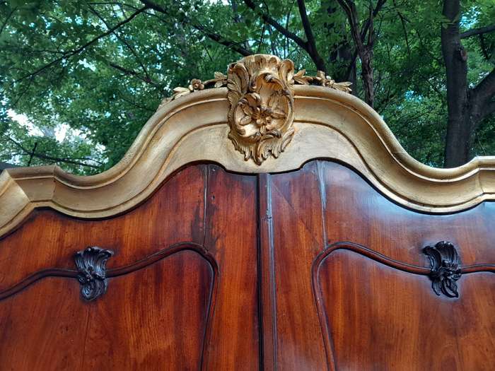 19th Century Burr Walnut Gabled Bombe Armoire in Rococo Taste, Dutch circa 1860