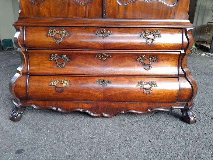 19th Century Burr Walnut Gabled Bombe Armoire in Rococo Taste, Dutch circa 1860