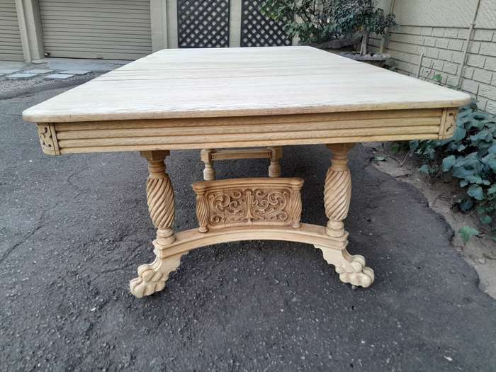 American Colonial oak extending dining table with lion paw feet, 3x extensions (8 Seater)