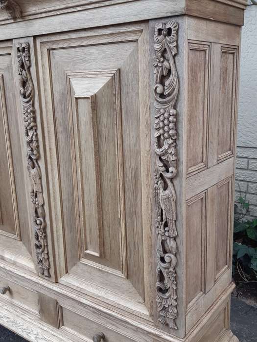 A Dutch Bleached / Natural Oak Kussekas/Cabinet Circa 1900