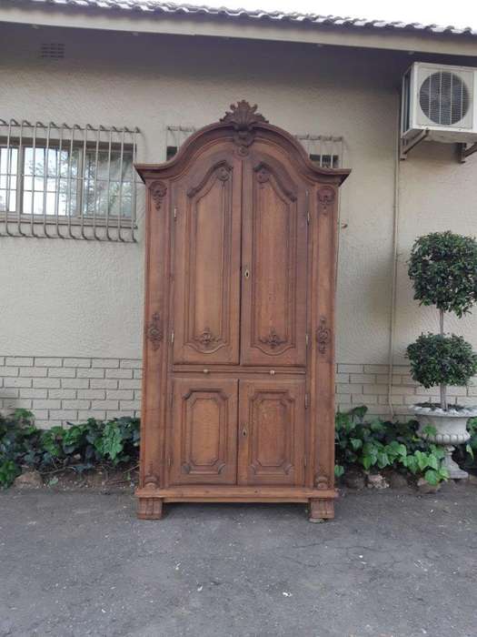 Louis Xv Oak Carved 4-Door Cabinet With Key