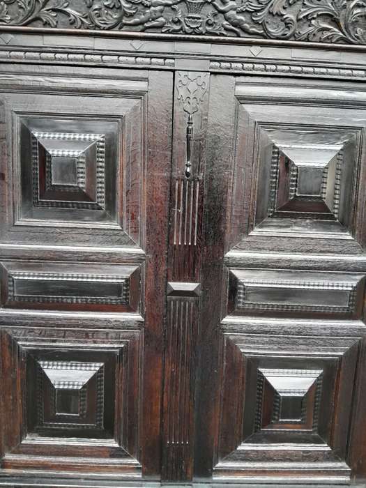 An Early19th Century Circa 1800s Dutch Carved Oak Kussenkast / Cabinet / Drinks Cabinet / Cupb...