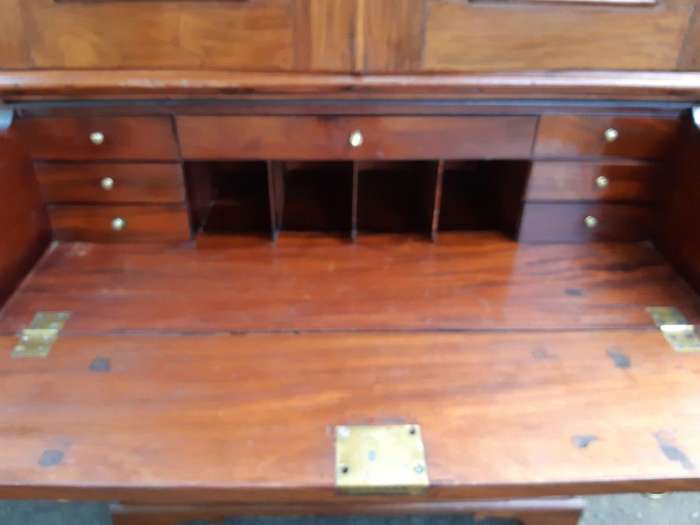 Georgian Mahogany Linen Press / Secretaire