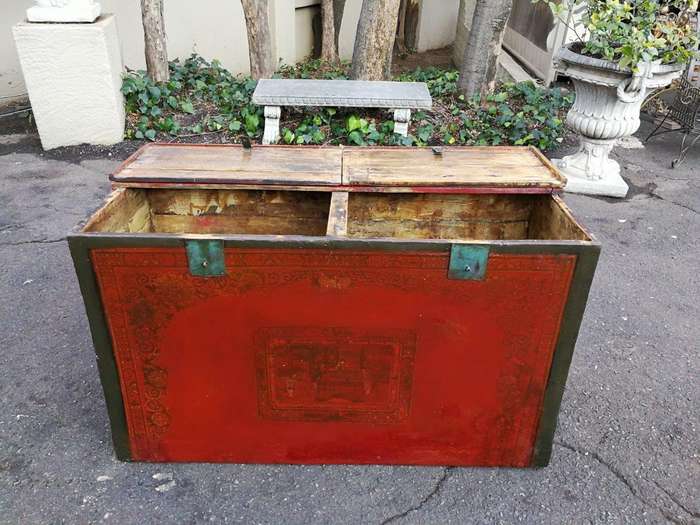 A Chinese Decorative Chest