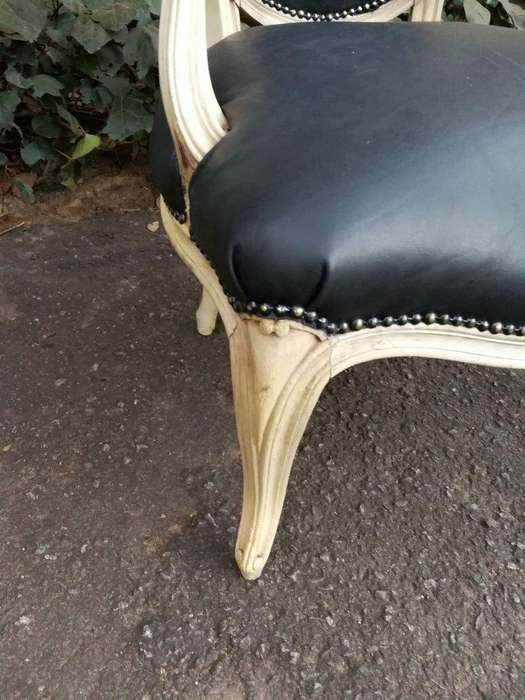 A 20th Century Pair Of French Louis XIV Style White Oak Armchairs In A Contemporary Bleached Fini...