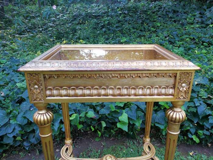 A 20th Century French Style Gilt-Paint Carved Table Vitrine