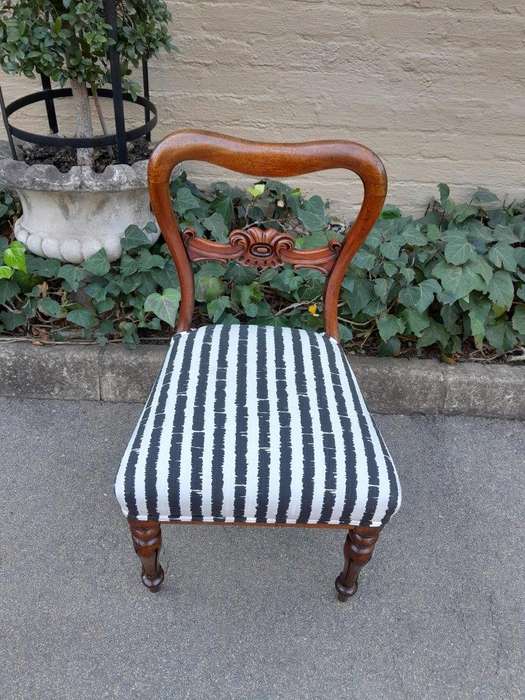 A 19th Century Circa 1890 Victorian Walnut Bustle Back Chair