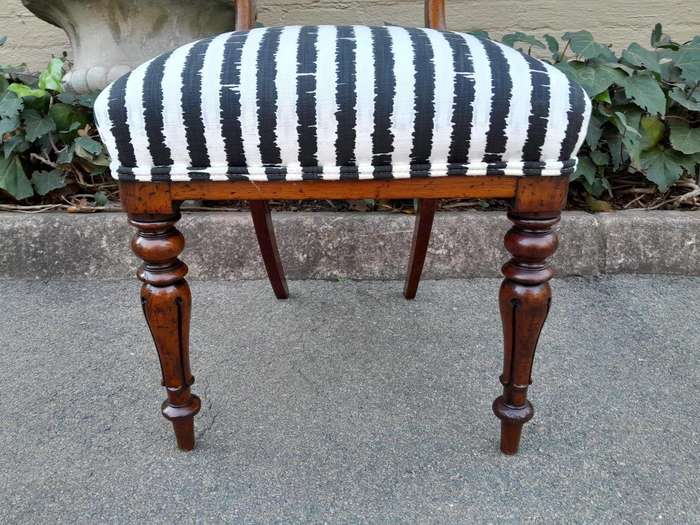 A 19th Century Circa 1890 Victorian Walnut Bustle Back Chair