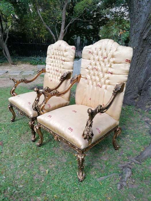 An Exceptional Pair Of 20th Century French Style Carved And Giltwood Throne Chairs