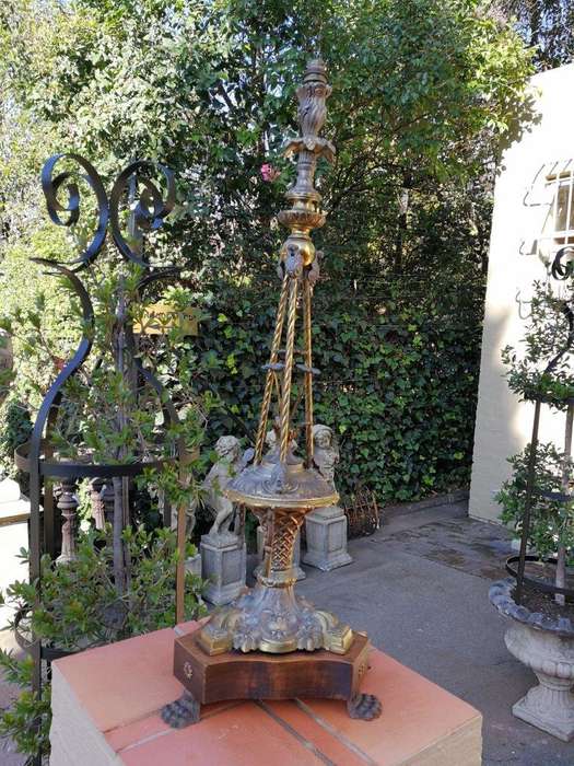 A Regency Style Antique Gilt Metal Table Lamp