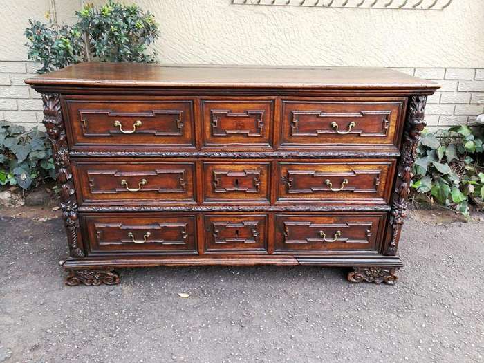 A Late 18th Century Mahogany Carved Chest Of Drawers With British Antique Dealers Association Sta...