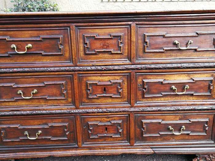 A Late 18th Century Mahogany Carved Chest Of Drawers With British Antique Dealers Association Sta...