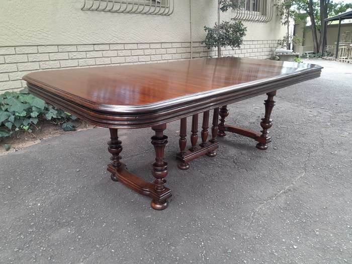 A 19th Century French Oak Henry lll Style Dining Table (8 Seater)