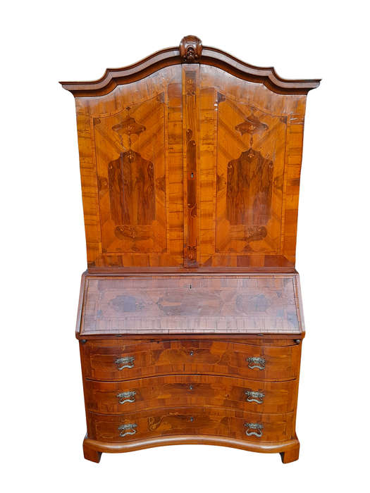 An Early 19th Century Walnut Inlaid Bureau / Secretaire / Bookcase