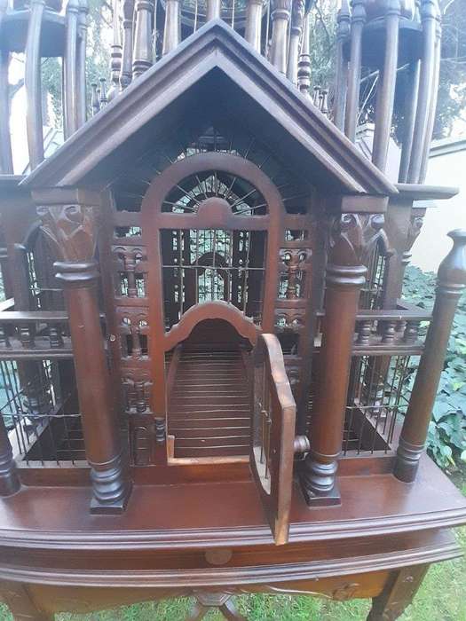 A 20th Century Victorian Style Bird Cage    Dimensions:) R23800