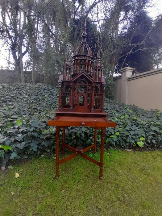 A 20th Century Victorian Style Bird Cage    Dimensions:) R23800