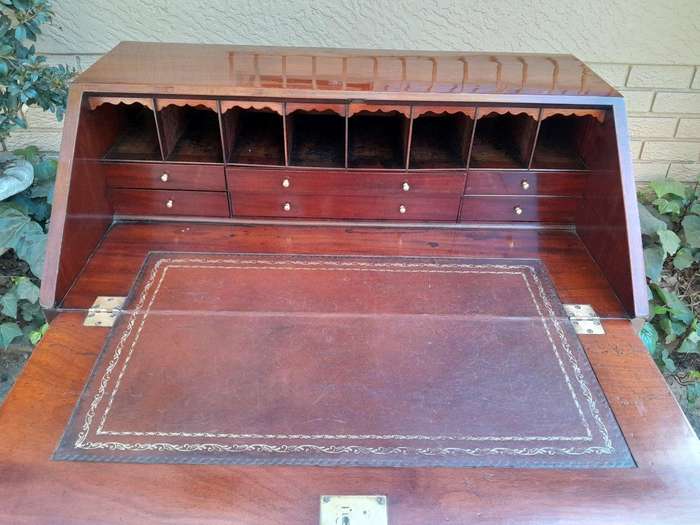 A Historic Circa 1800  Antique - George III Mahogany Bureau, Provenance: Ravenswood - A Heritage ...