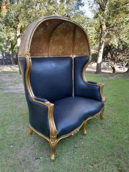 A French Style Carved And Gilded Rattan Wooden Double Seater Dome Chair / Canopy Settee ( Modelle...