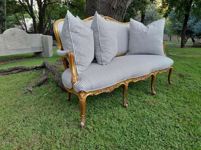 A 20th Century French Louis Xv Style Hand Gilded With Gold Leaf Settee