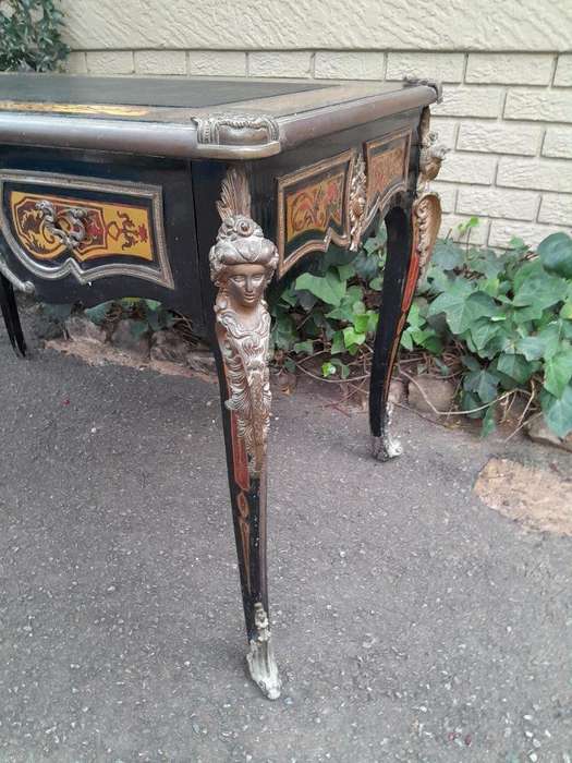 A French Style Louis XV Boulle Bureau Plat Writing Desk with Ormolu Mounts and Leather Top with G...