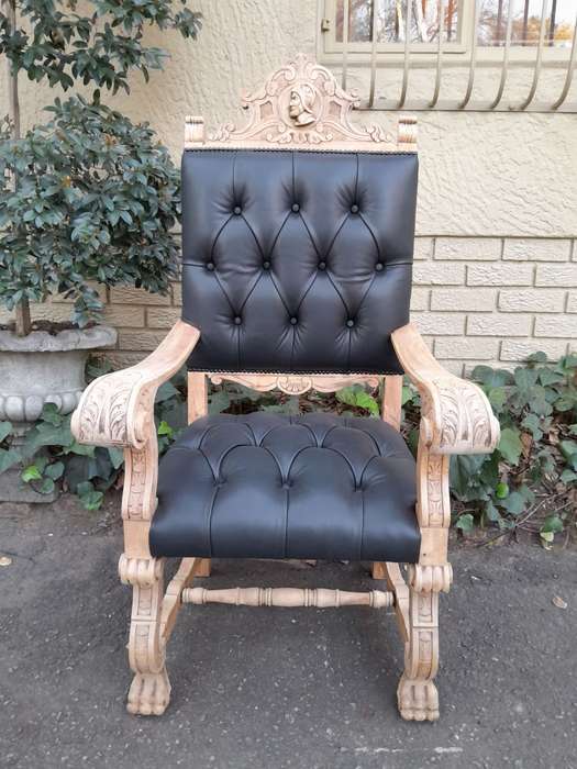 A 19th Century Spanish Heavily Carved Wooden Set of Six Mahogany Chairs (Comprises a Pair of Carv...