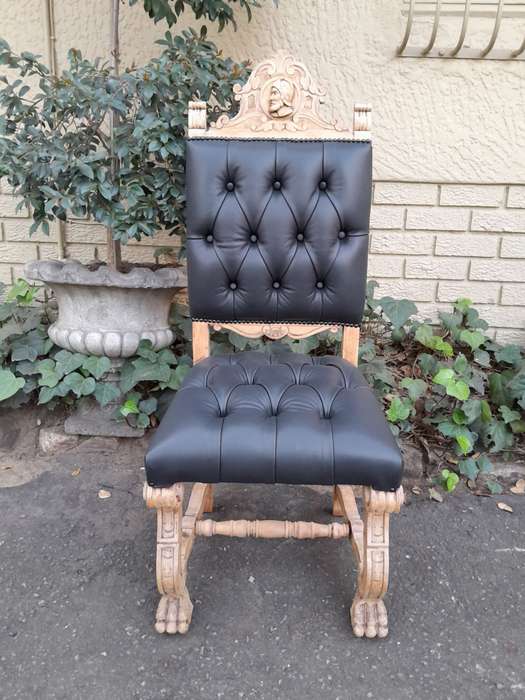 A 19th Century Spanish Heavily Carved Wooden Set of Six Mahogany Chairs (Comprises a Pair of Carv...