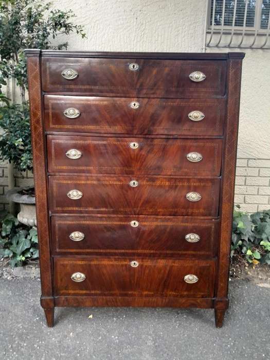 A 19th Century Victorian Flame Mahogany and Inlaid Chest of Drawers