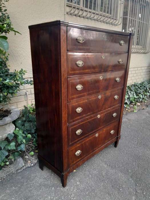 A 19th Century Victorian Flame Mahogany and Inlaid Chest of Drawers