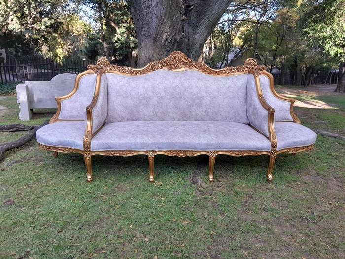 A 20th Century French Style Gilt Wood Large Conversation Settee