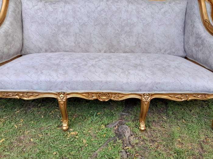 A 20th Century French Style Gilt Wood Large Conversation Settee