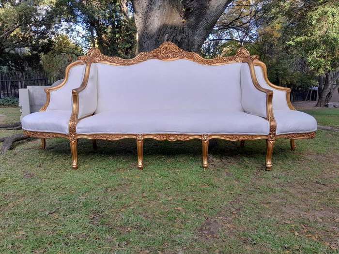 A 20th Century French Style Gilt Wood Large Conversation Settee