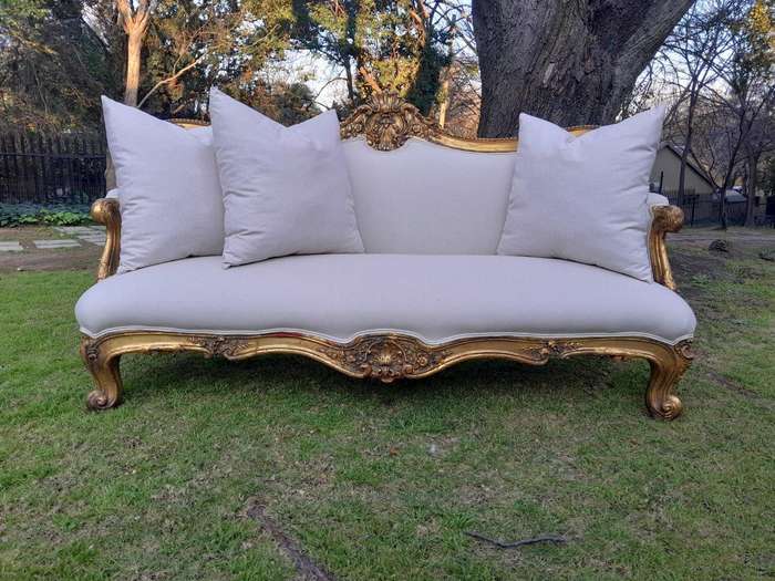 19th Century French Ornately Carved Giltwood Settee