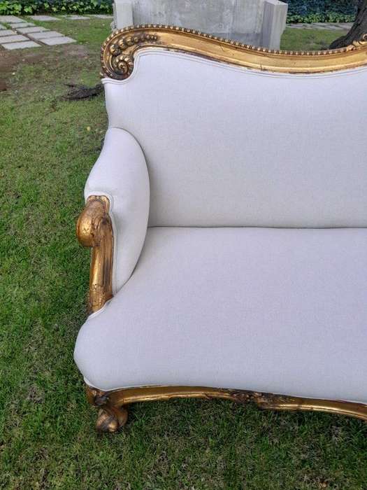 19th Century French Ornately Carved Giltwood Settee