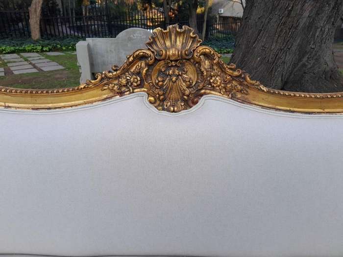 19th Century French Ornately Carved Giltwood Settee