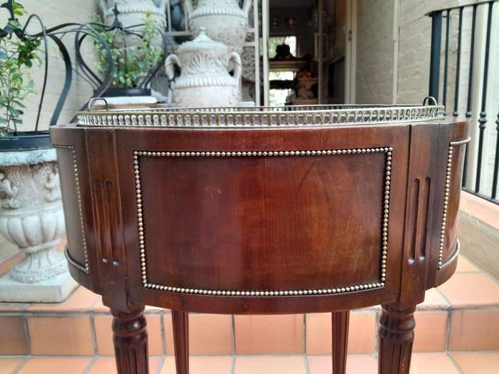 A 20th Century French Mahogany and Gilt Cellarette / wine cooler with Metal Waterproof Inner
