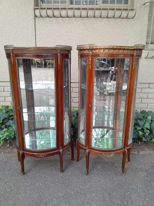A Rare Near Pair of 20th Century French Style Vitrine / Display Demi Lune Cabinets With Brass Gal...