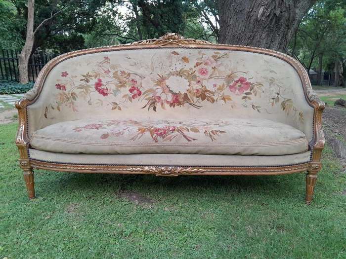 A 20th Century French Giltwood Five Piece Set Comprising A Settee / Canape and Four Armchairs