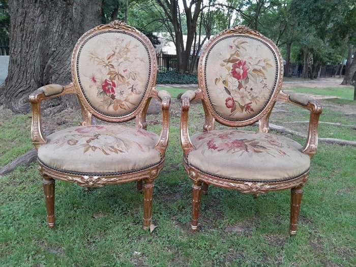 A 20th Century French Giltwood Five Piece Set Comprising A Settee / Canape and Four Armchairs