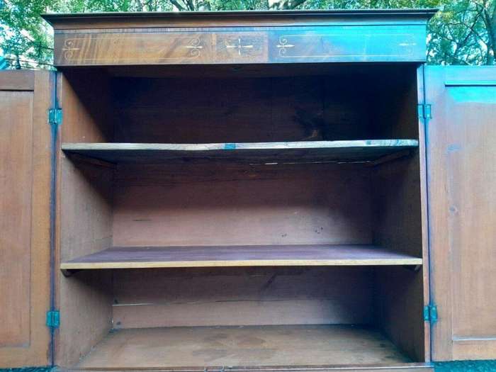 An Early 20th Century Circa 1920 Georgian Styled Flamme Mahogany Inlaid  Linen Press with Shelves