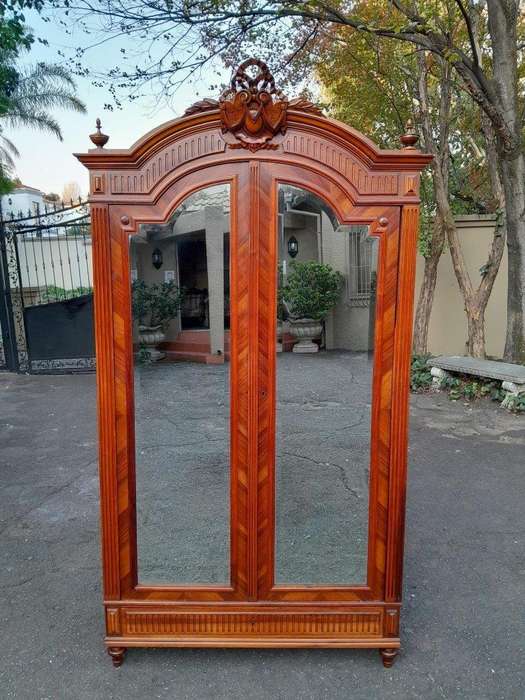A 19th Century French Oak Armoire / Cupboard With Bevelled Mirror Doors