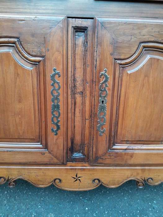 An Antique 18th Century French Louis XV Carved Walnut Buffet Deux Corps / Cabinet / Drinks Cabinet