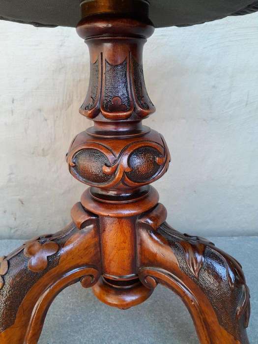 An Antique Circa 1870s Victorian Carved Walnut  Piano Stool Upholstered In Leather