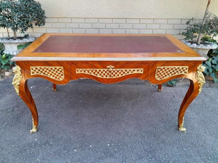 A 20th Century French Louix XVI Style Walnut Desk / Writing Table / Bureau Plat With Gilt Tooled ...